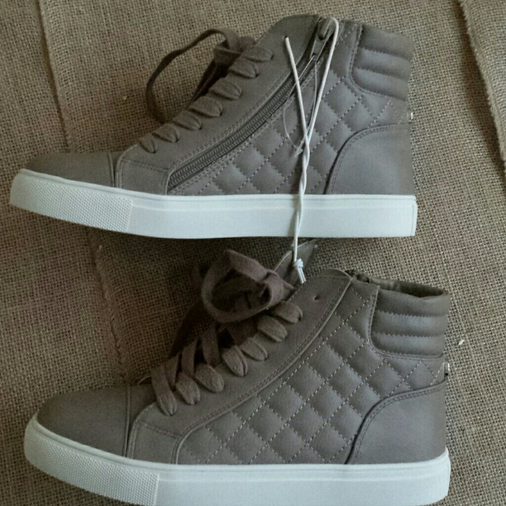 NWOB Steve Madden Grey Decaf Hightop Sneakers - Picture 7 of 8