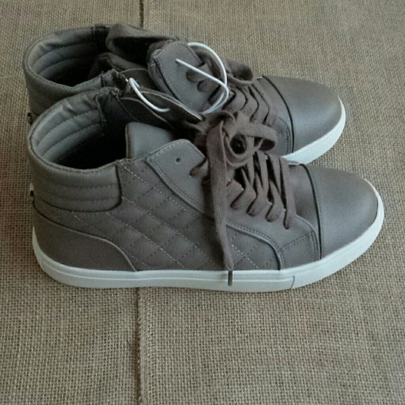 NWOB Steve Madden Grey Decaf Hightop Sneakers - Picture 2 of 8