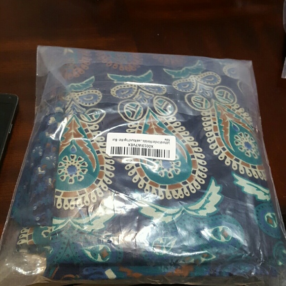 70 inch round beach towel. - Picture 2 of 2