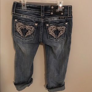 Buckle Miss me capris