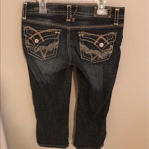 Buckle Miss Me capris