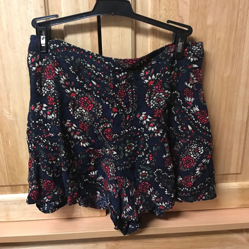 ADORABLE Hollister high wasted shorts