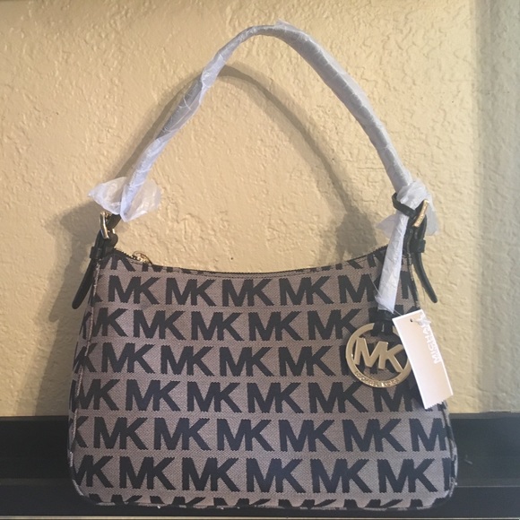 KORS Michael Kors Handbags - Michael Kors Jet Set Handbag- Brand New with tags
