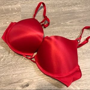 Red VS Bra