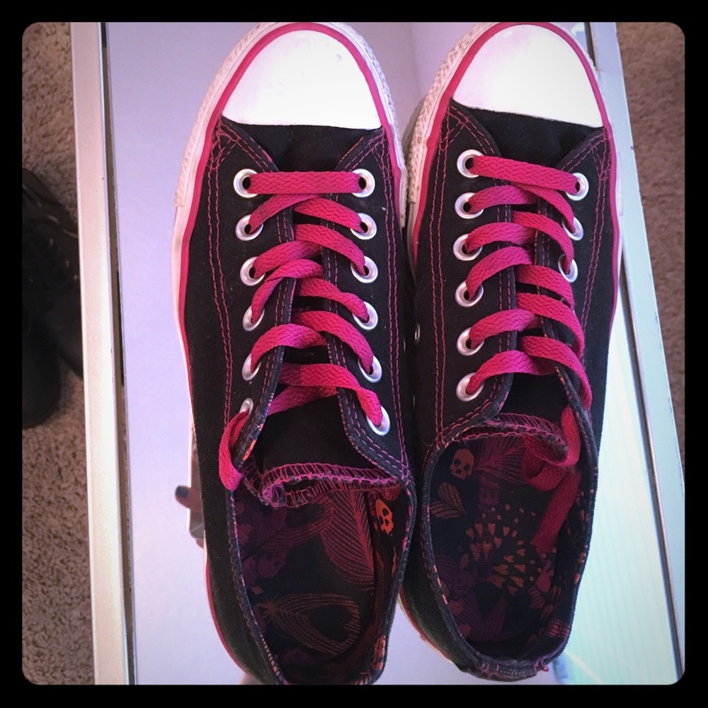 Black and pink convers