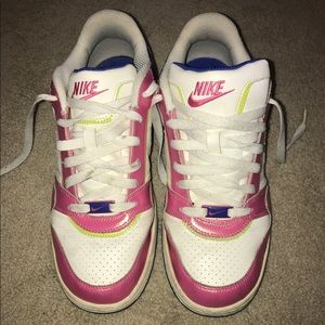 Retro Nike Air Tennis Shoes
