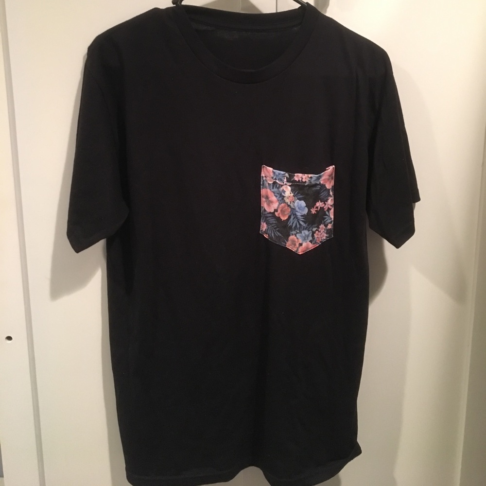 Brandy Melville pocket tee
