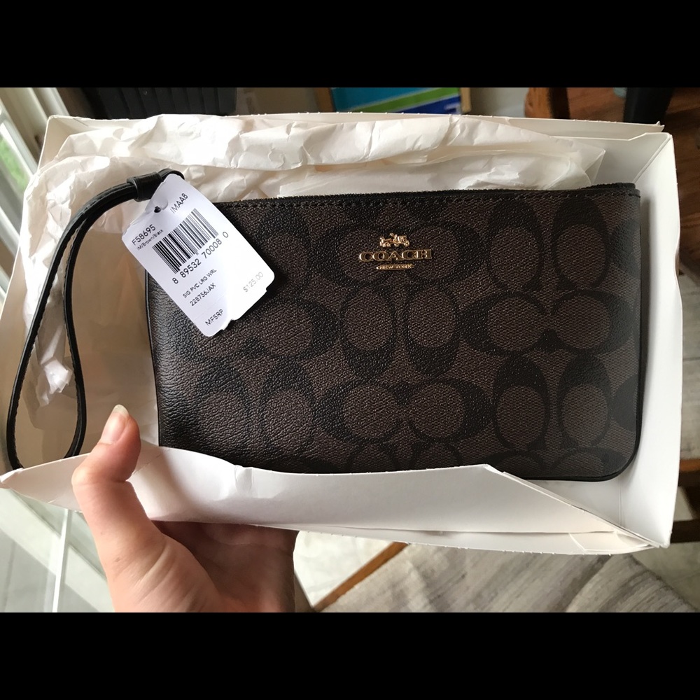 NWT Coach dark brown leather wristlet/wallet