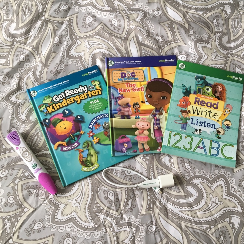 Leap Reader Pen and books