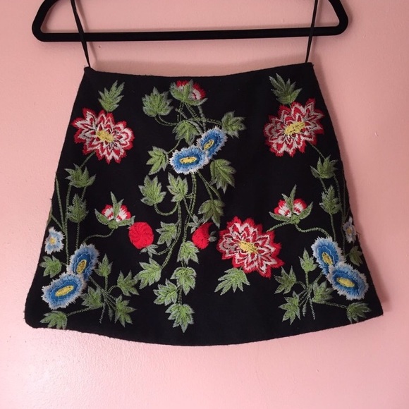 Floral Embroidered Wool Mini Skirt - Picture 2 of 4