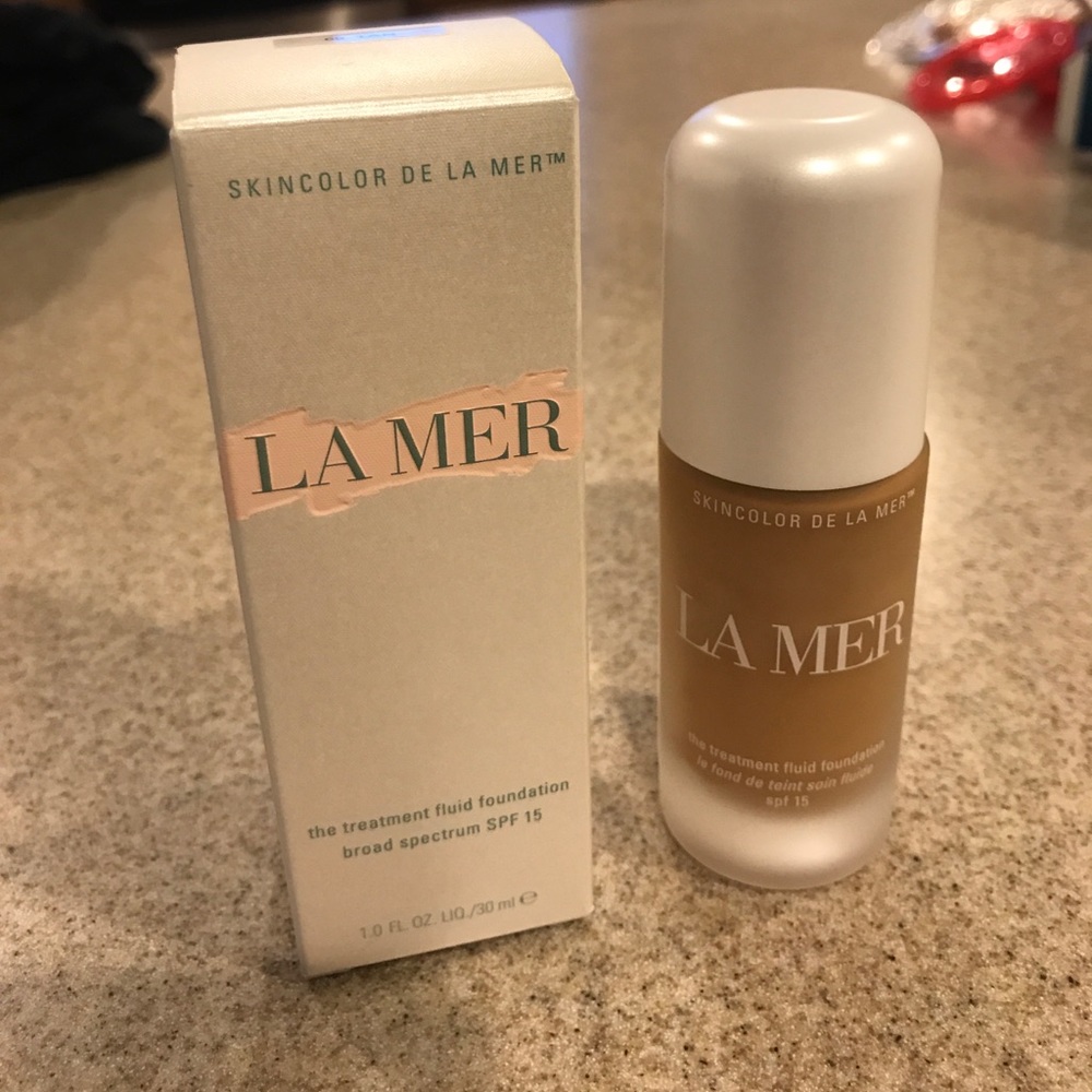 La Mer the treatment fluid foundation in 06 Tan