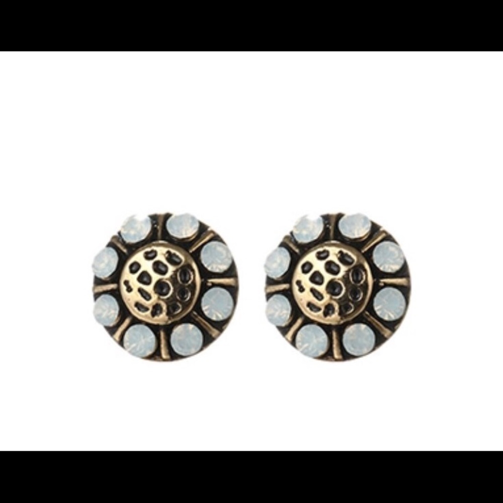 Clear and silver cute scalloped studs