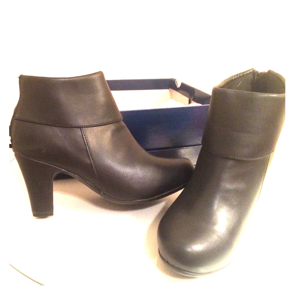 Croft and Barrow Black Booties