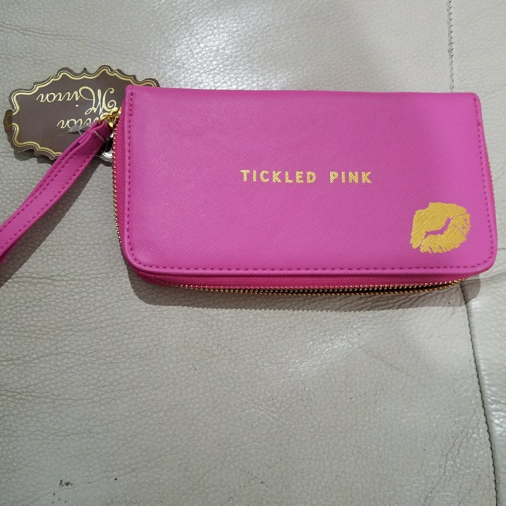 Mirror Mirror pink wristlet. NWT.