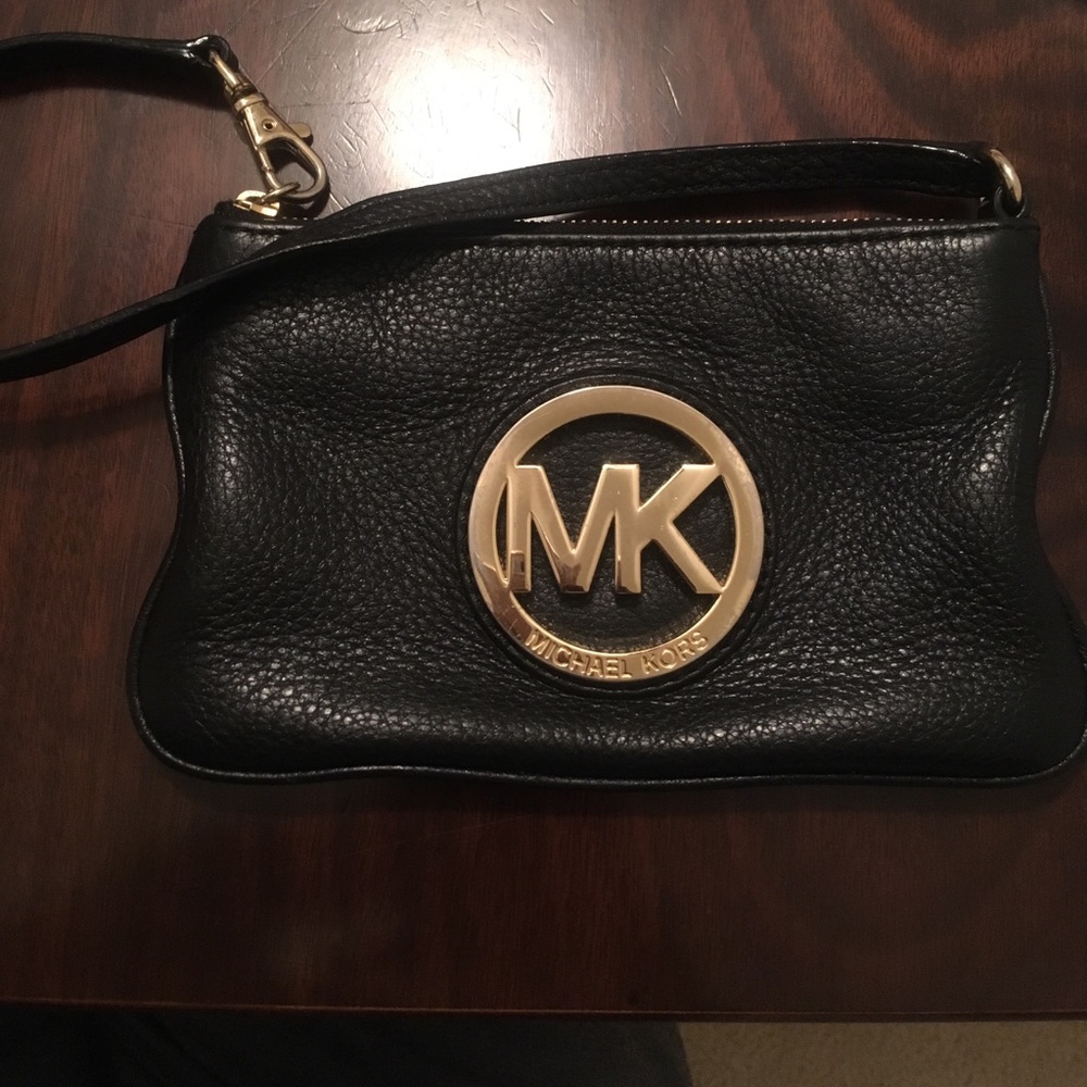 Micheal Kors wristlet