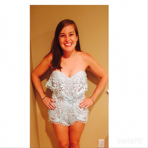 Light Blue Sleeveless Spring Lace Romper - Picture 3 of 8