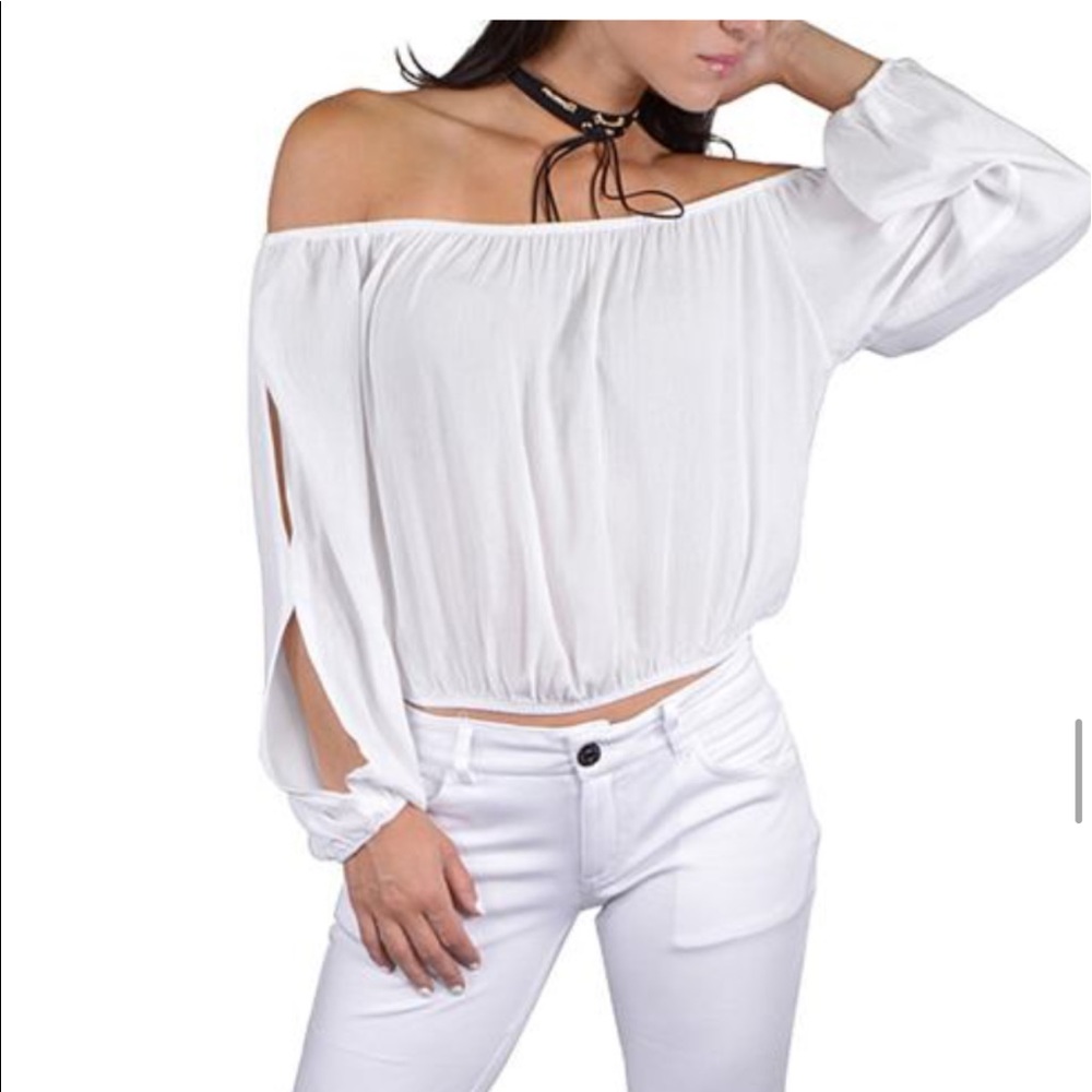 🎉HP🎉White off shoulder long sleeve crop top - Picture 1 of 2