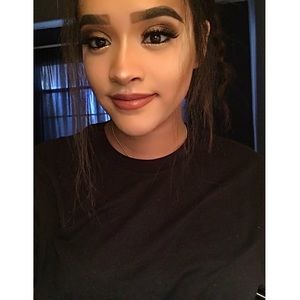 Meet your Posher, Desiree