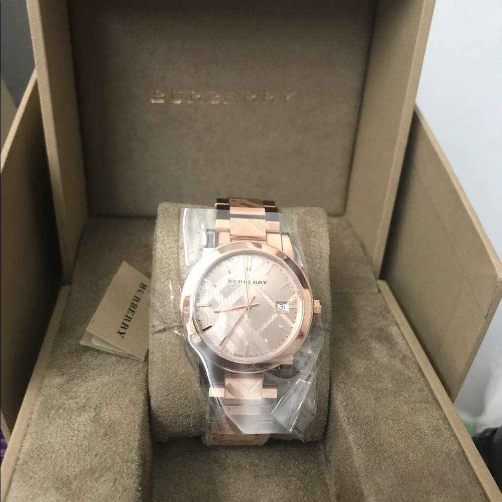 Authentic Burberry unisex rose gold 34mm watch