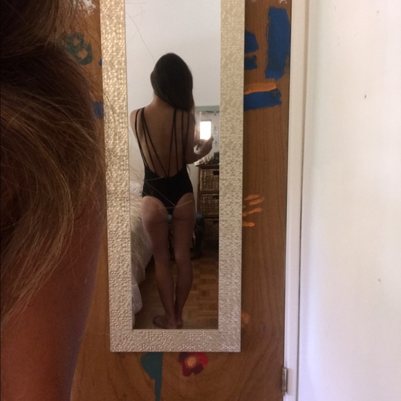 Tori praver one piece - Picture 3 of 3