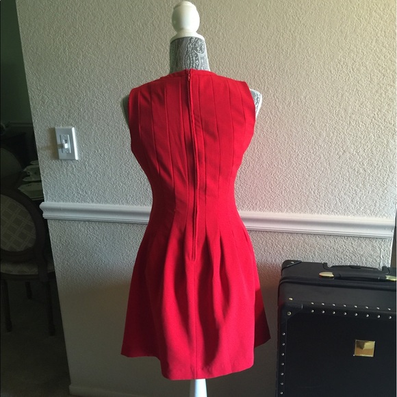 Beautiful red H&M dress ❤️💃🏻👠🌹 - Picture 4 of 7