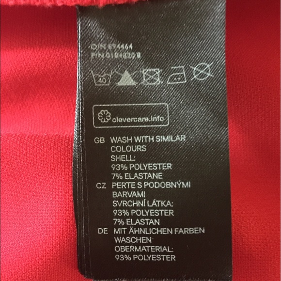 Beautiful red H&M dress ❤️💃🏻👠🌹 - Picture 6 of 7