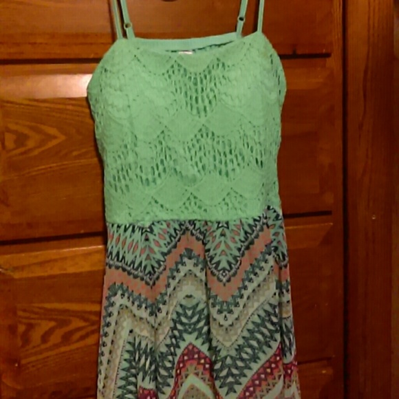 Dress - Picture 2 of 4