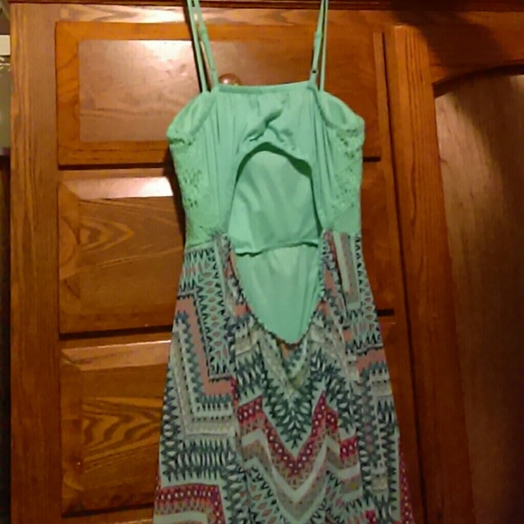 Dress - Picture 3 of 4