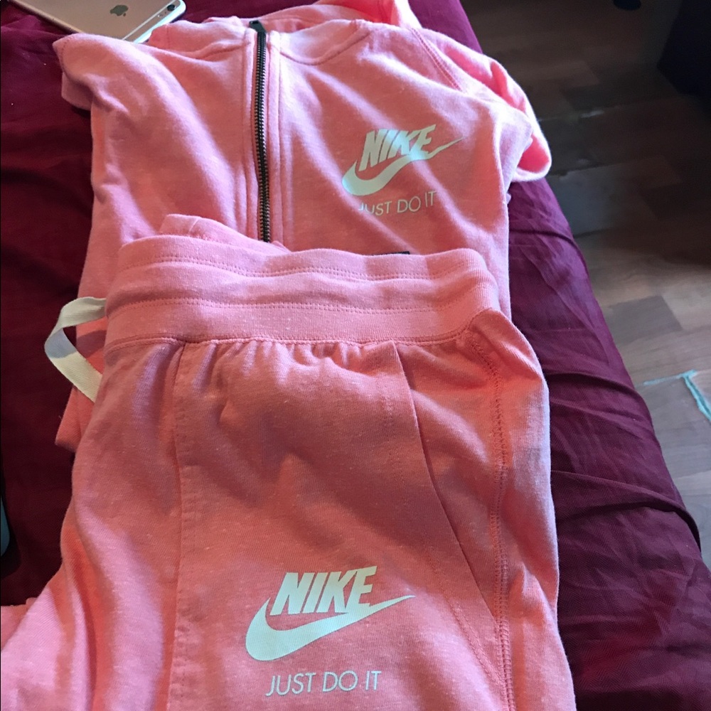 Women's Nike Suit Size XL