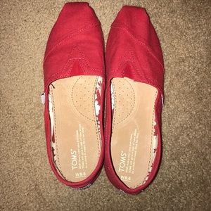 BRAND NEW!! RED TOMS 9 1/2