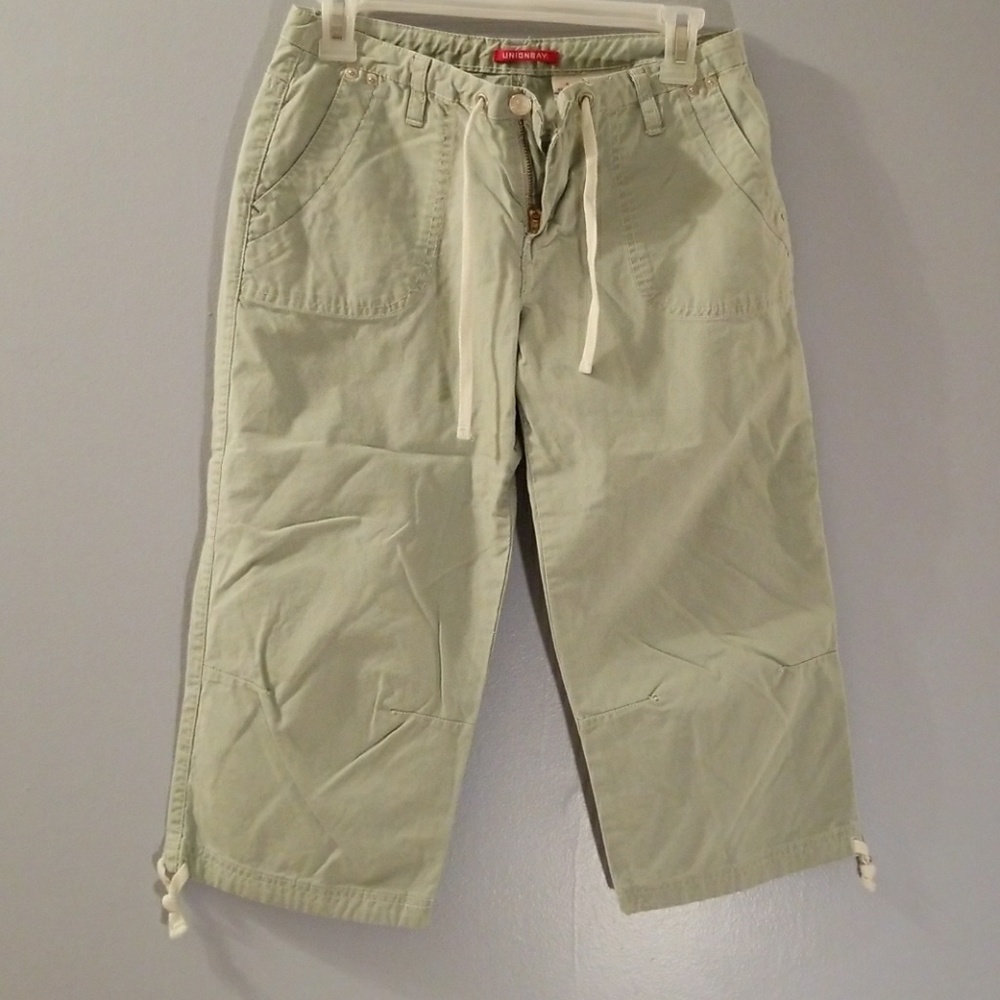Light green cropped pant