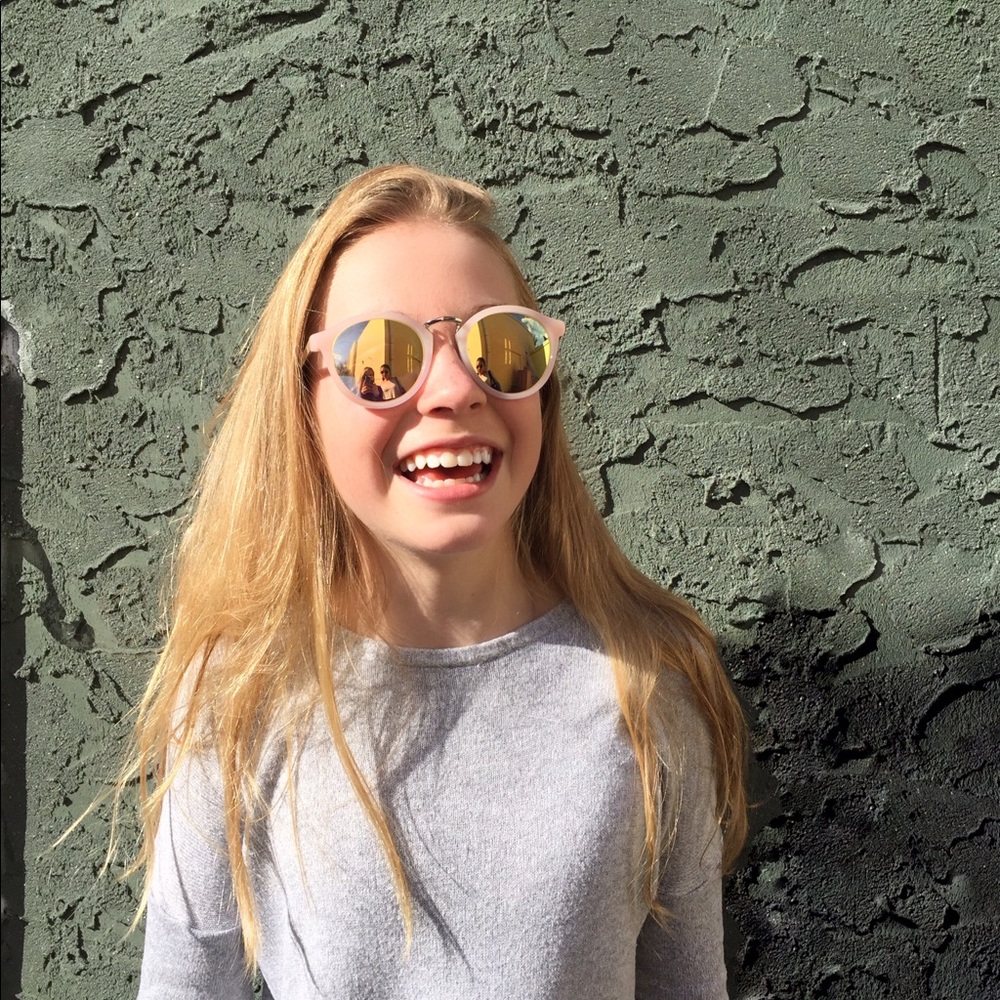 Meet your Posher, Charlotte