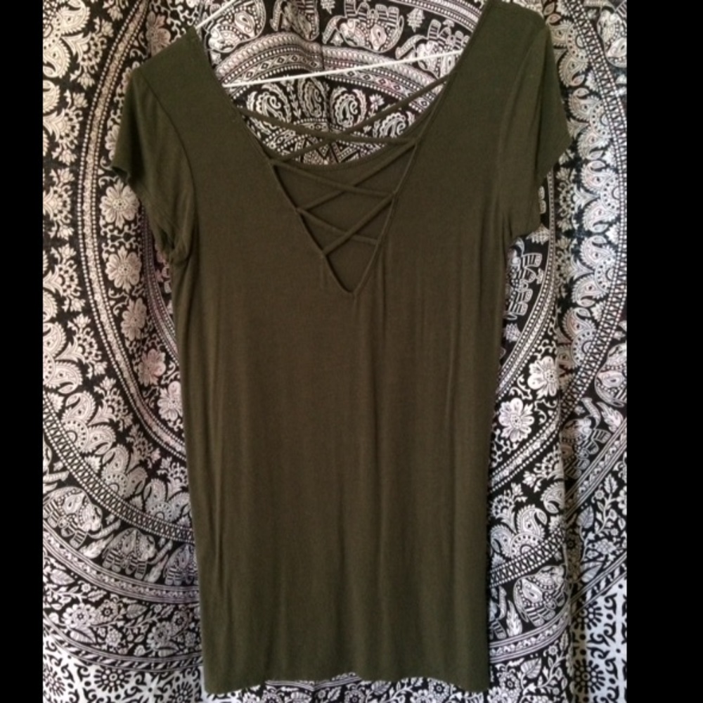 Criss Cross Tee