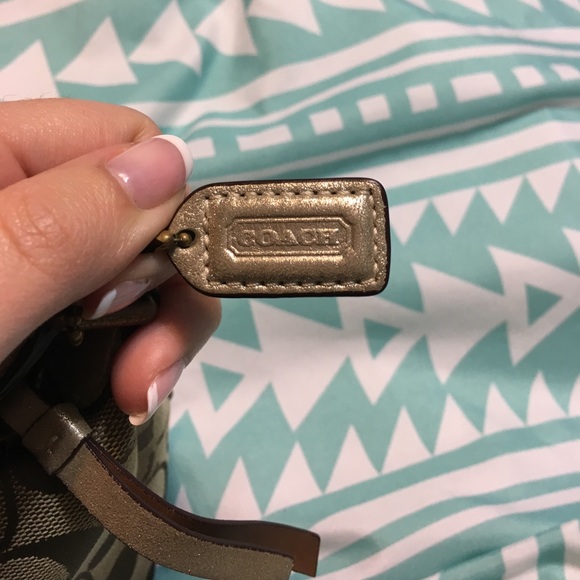 Authentic mini Coach purse! - Picture 2 of 6