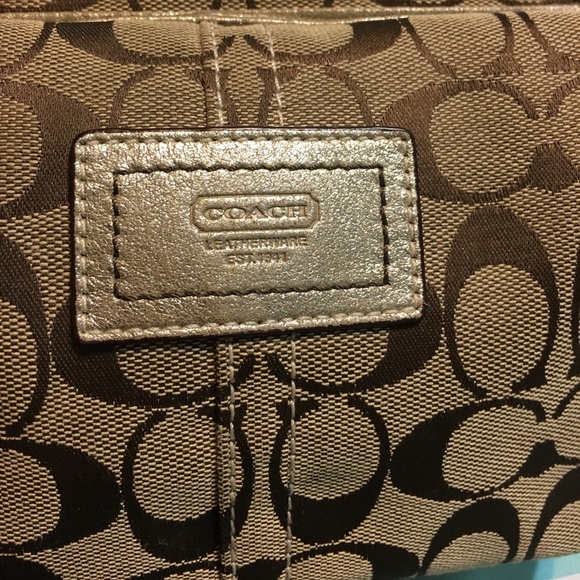 Authentic mini Coach purse! - Picture 4 of 6