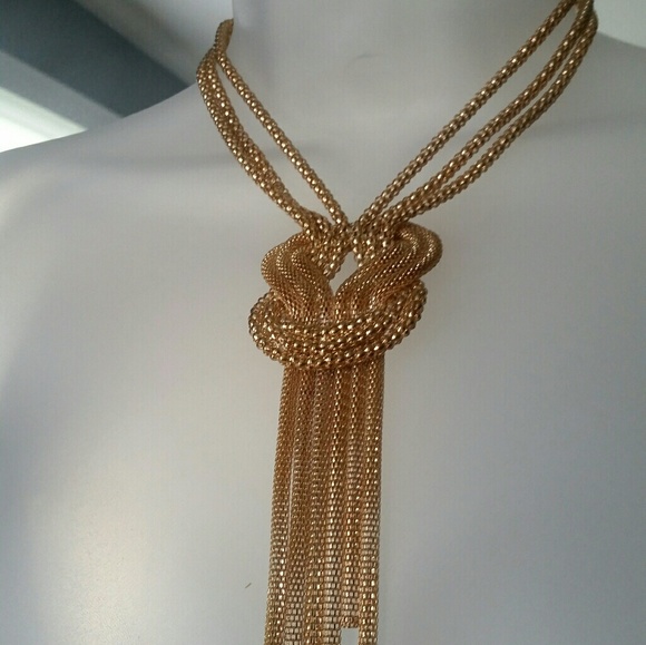Jewelry - Final drop!Gold plated necklace