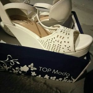 Women white spring wedge's