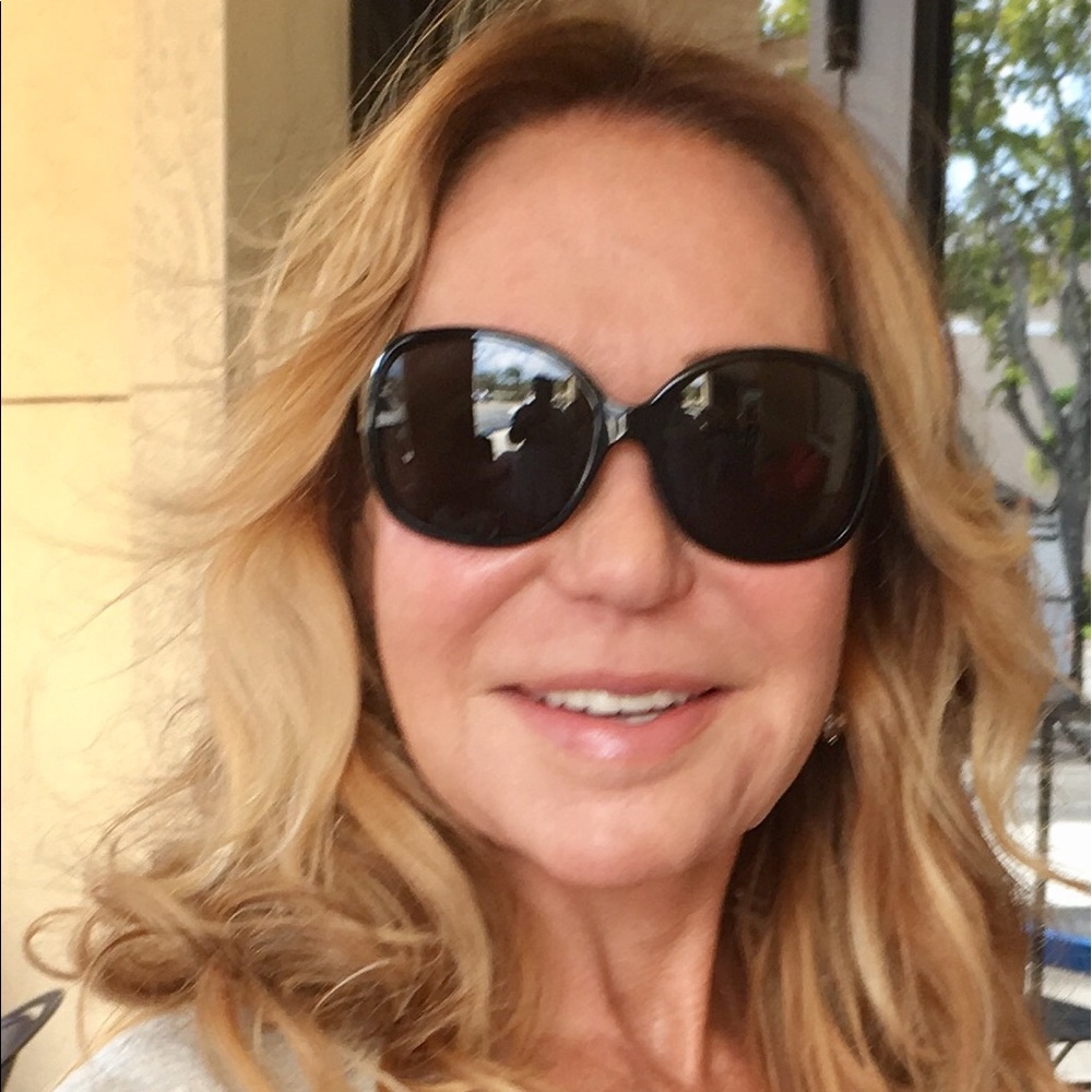 Meet your Posher, Deborah