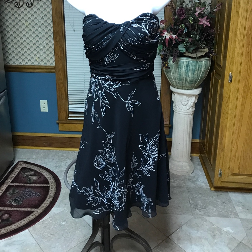 WHBM strapless dress