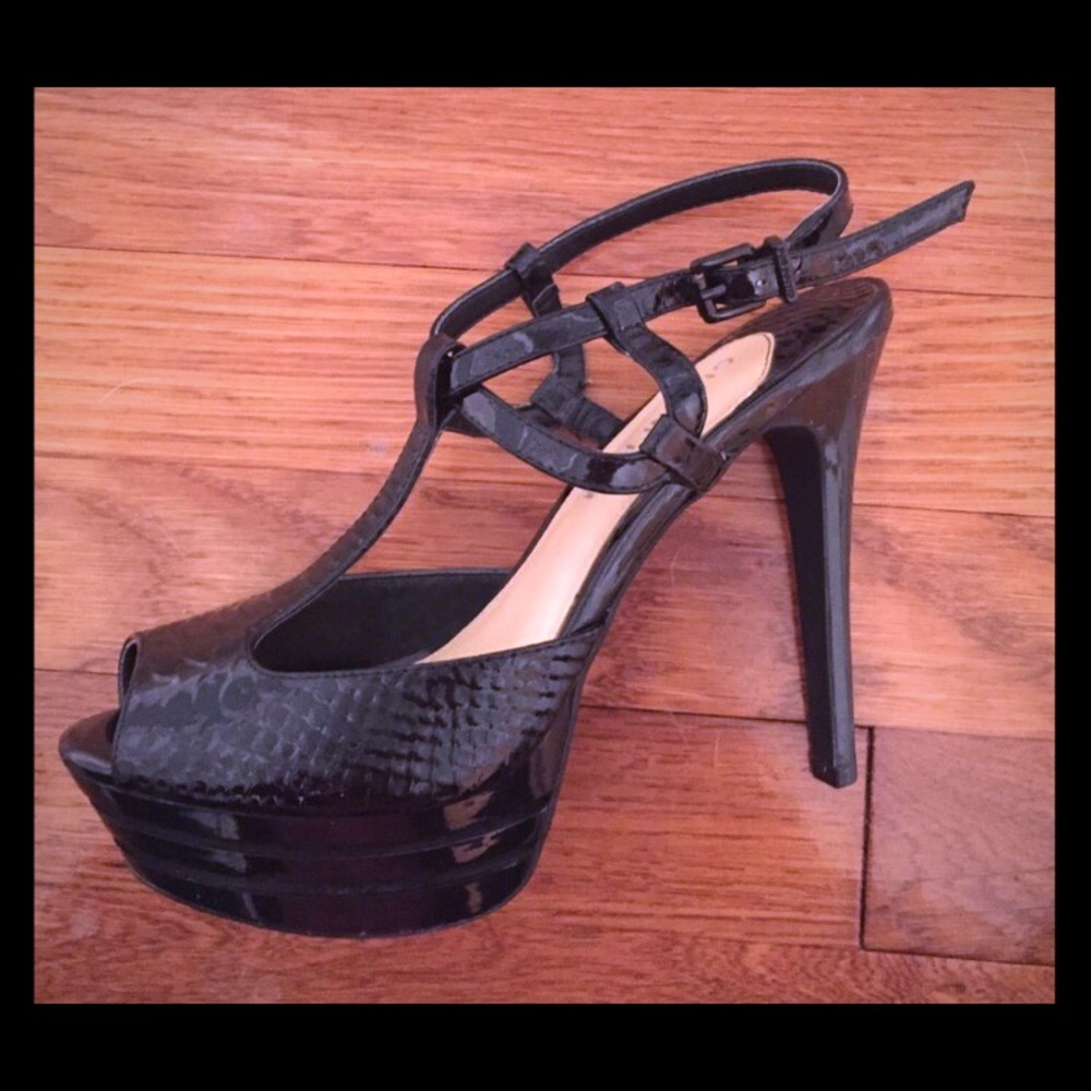 Gianni Bini Black Pumps