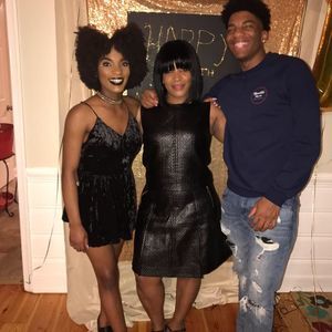 Meet your Posher, Claudia