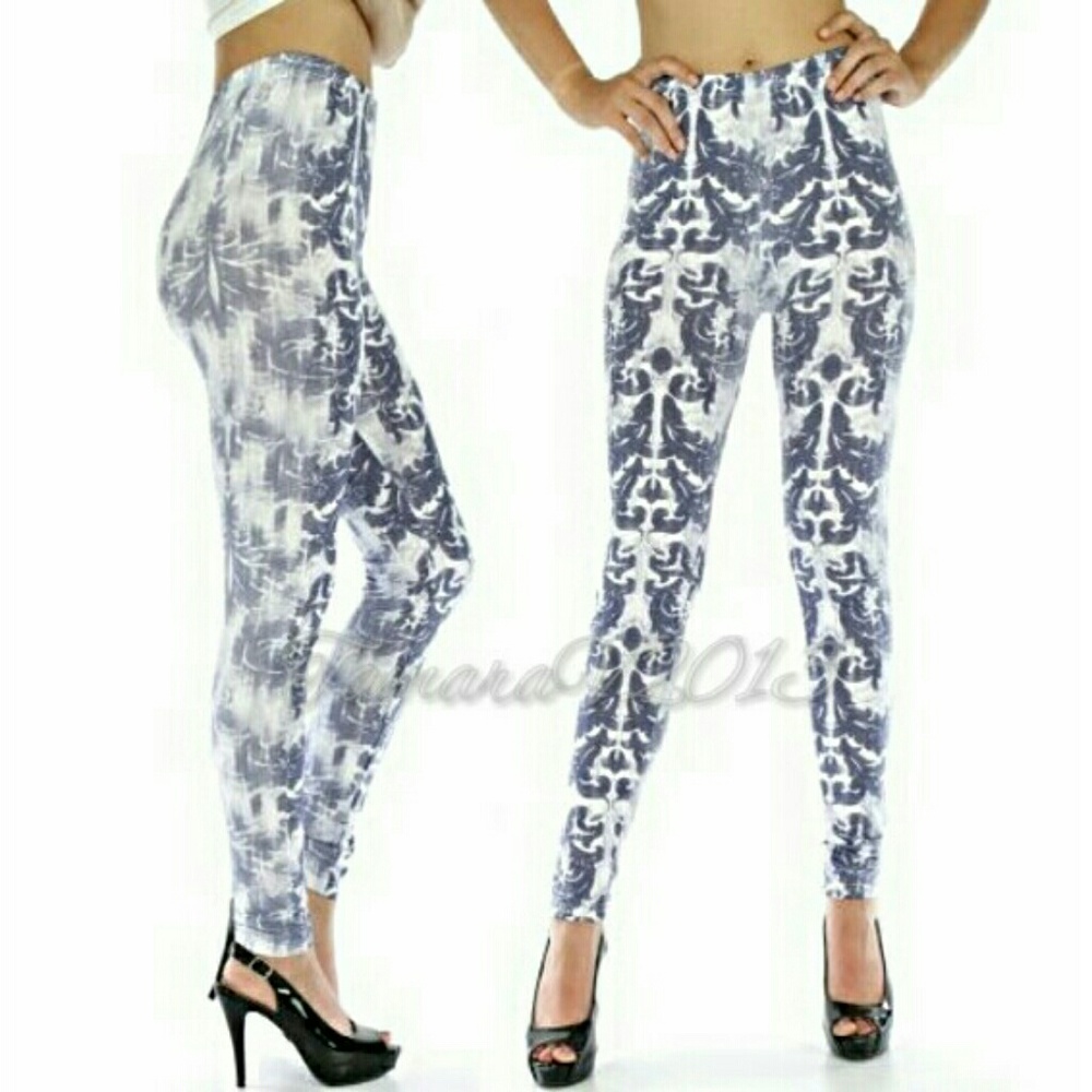 Gorgeous Soft  Leggings Fluer de lis Design