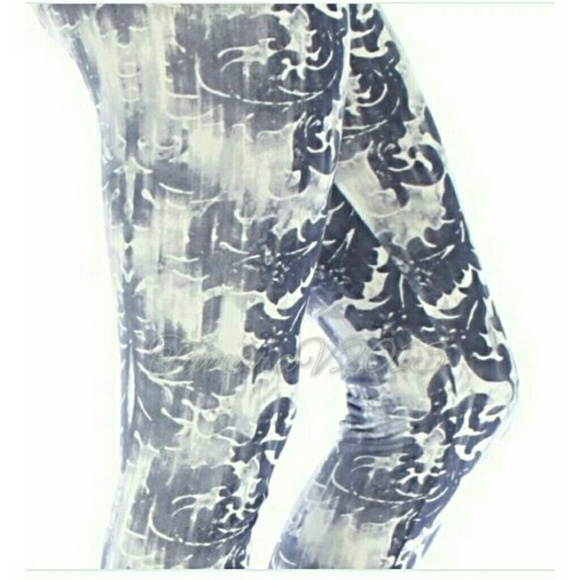 Gorgeous Soft  Leggings Fluer de lis Design - Picture 2 of 2