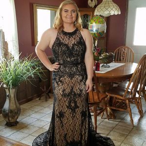 Meet your Posher, Leigh