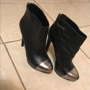Jessica Simpson booties!