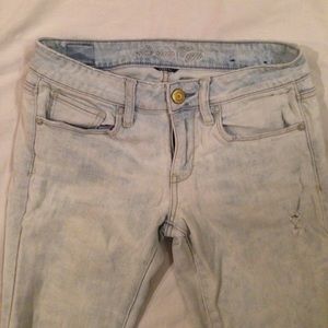 American Eagle Light Denim Distressed Skinny Jeans