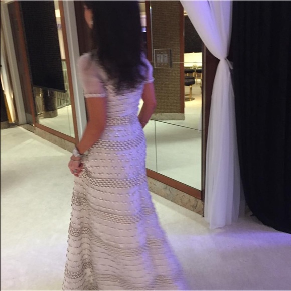 MAGNIFICENT GOWN!!! Worn only once - Picture 3 of 4