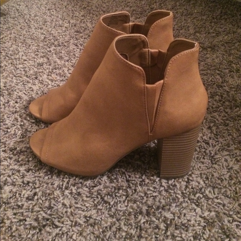 Madden girl fizzle peep toe booties