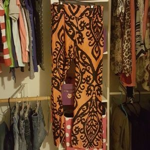 Coral and black sooooo cute