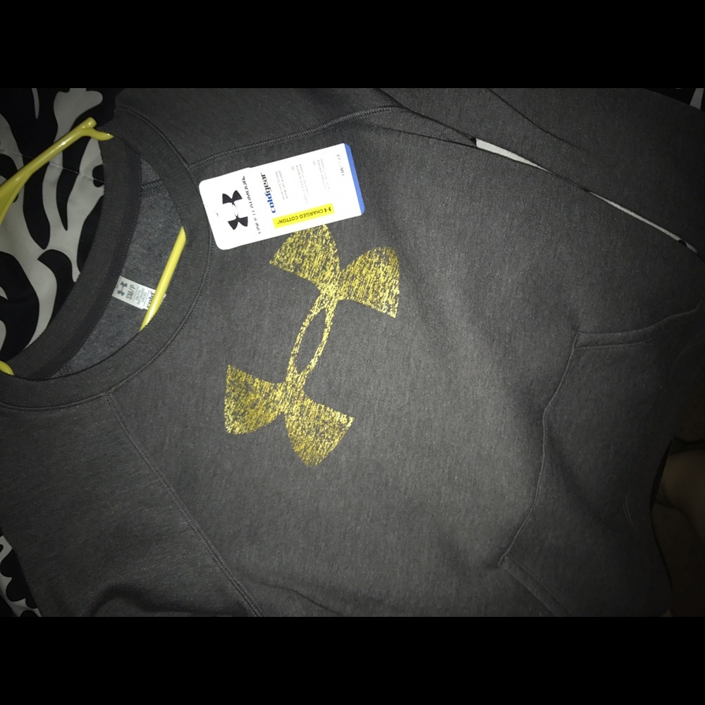 NWOT Under Armour crew